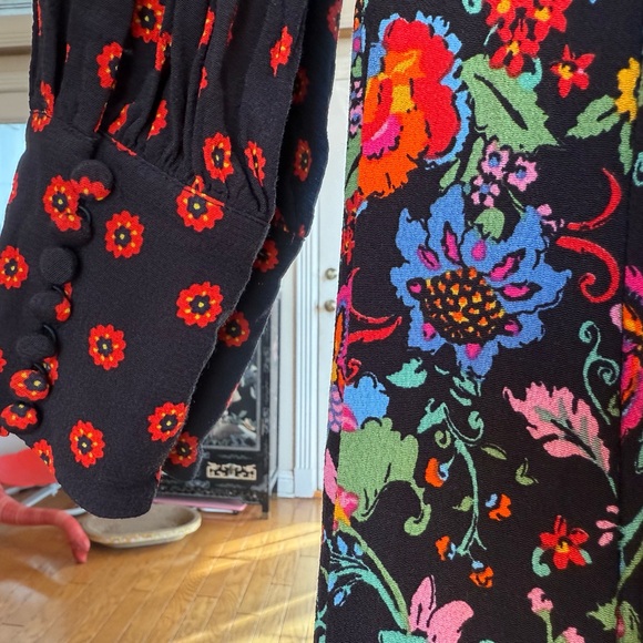 BODEN Blouson Sleeve Maxi Tea Dress
Black, Carnation Garden, 4 PETITE - Picture 9 of 11